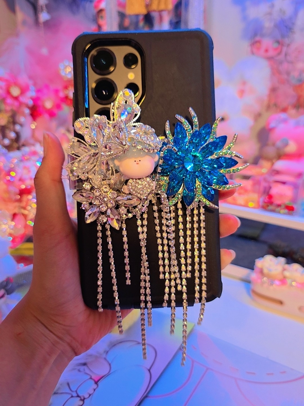 Crystal Floral Phone Clip with Lilly